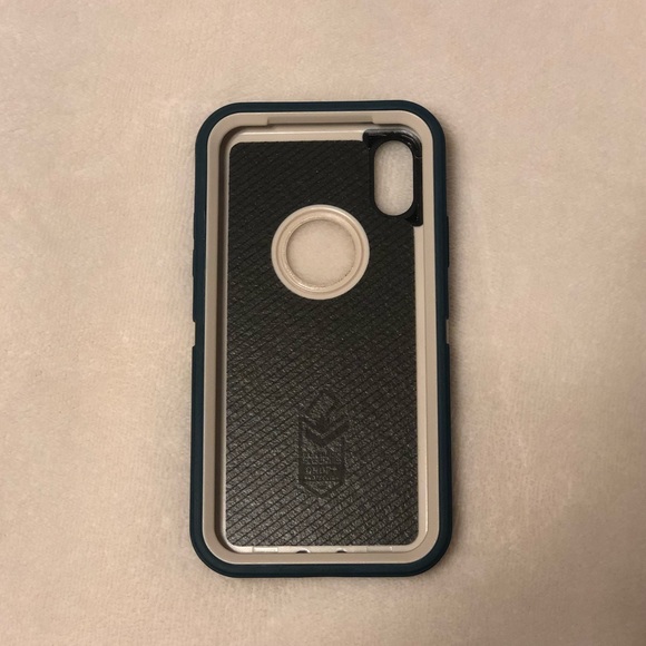 iPhone X otterbox case - Picture 2 of 2